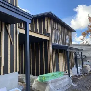 Puuosien maalaus uudiskohde